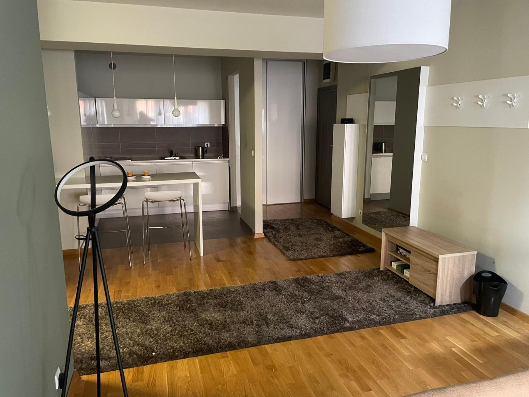 Center Apartment *